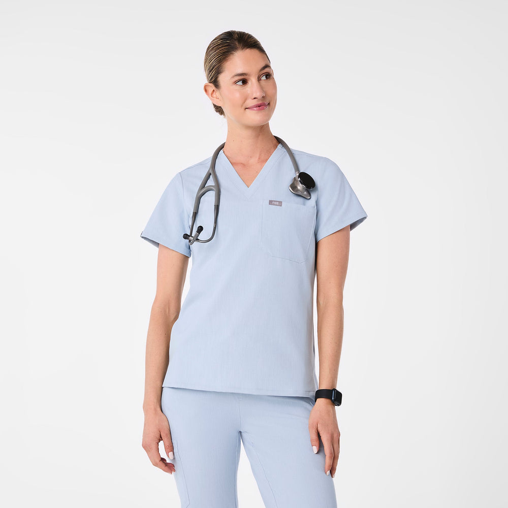 women's Chambray Catarina Petite - One-Pocket Scrub Top™