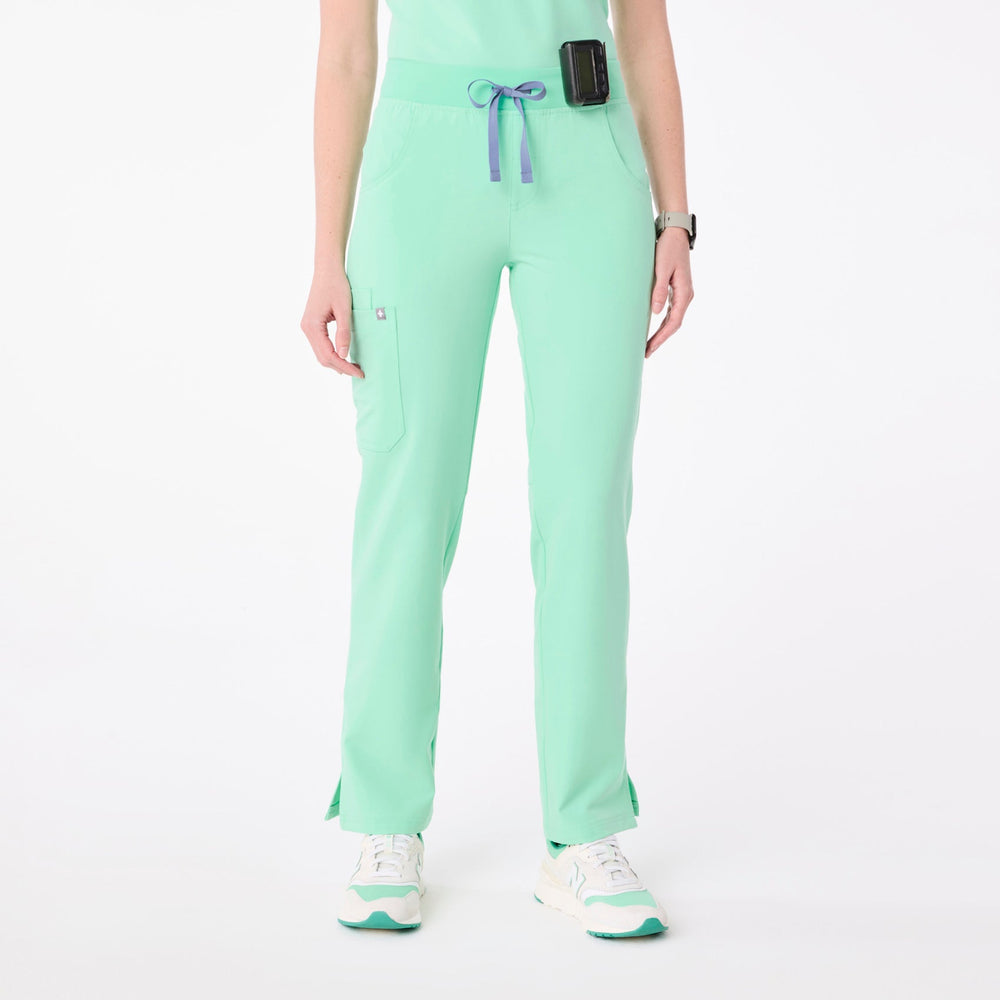 women's Mariner Kade - Tall Cargo Scrub Pant™
