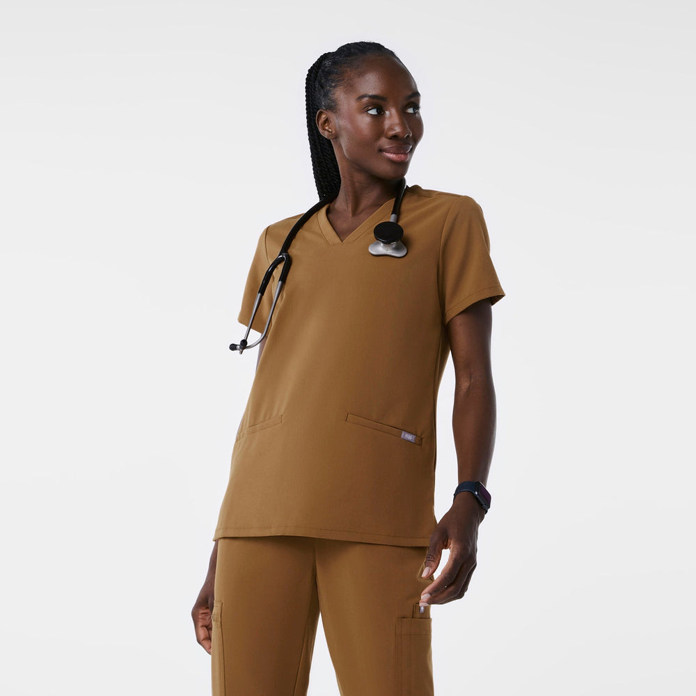 women's Earth Casma - Three-Pocket Scrub Top‚Ñ¢