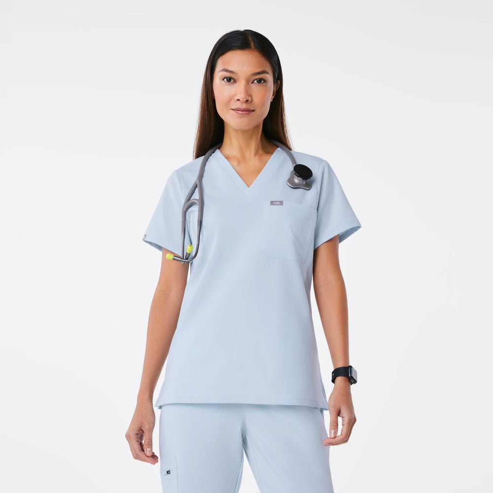 women's Open Skies Catarina Petite - One-Pocket Scrub Top‚Ñ¢