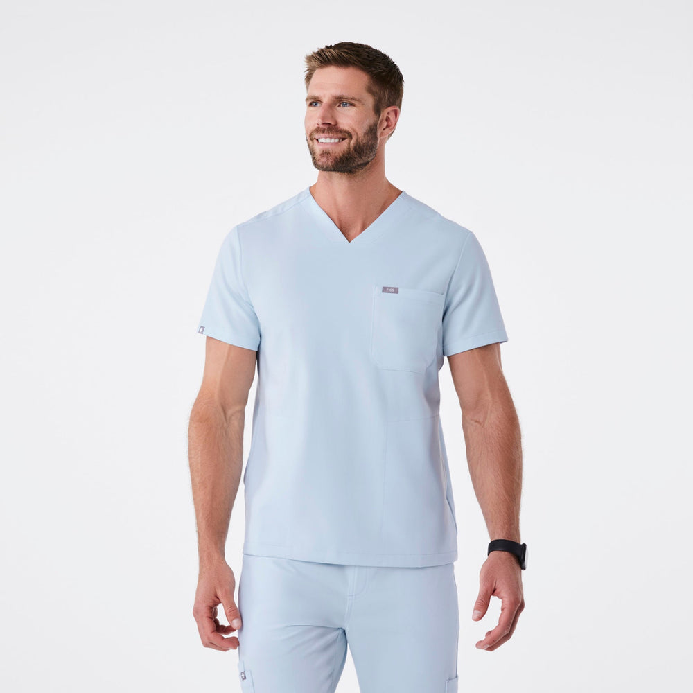 men's Open Skies Chisec - Three-Pocket Scrub Top‚Ñ¢