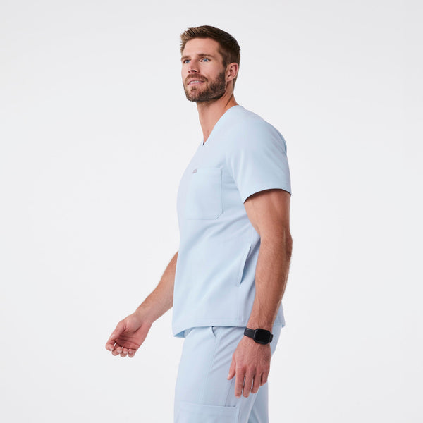 men's Open Skies Chisec - Three-Pocket Scrub Top‚Ñ¢