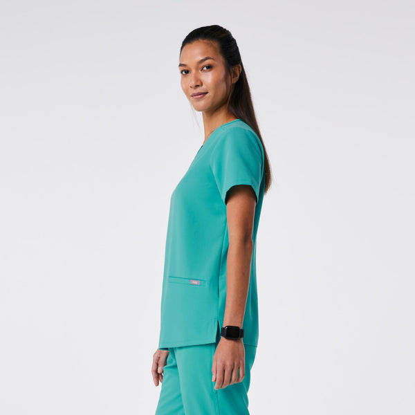 women's Oasis Casma - Three-Pocket Scrub Top‚Ñ¢