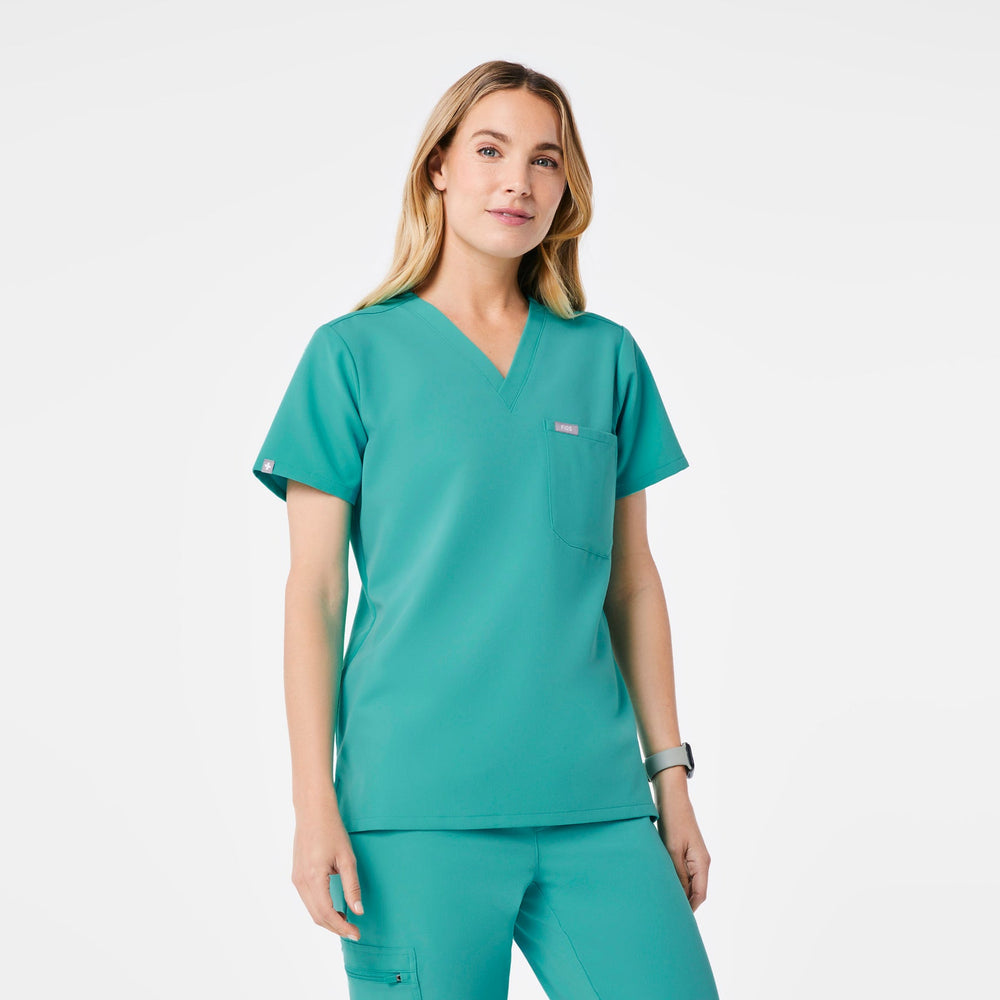 women's Oasis Catarina Petite - One-Pocket Scrub Top‚Ñ¢