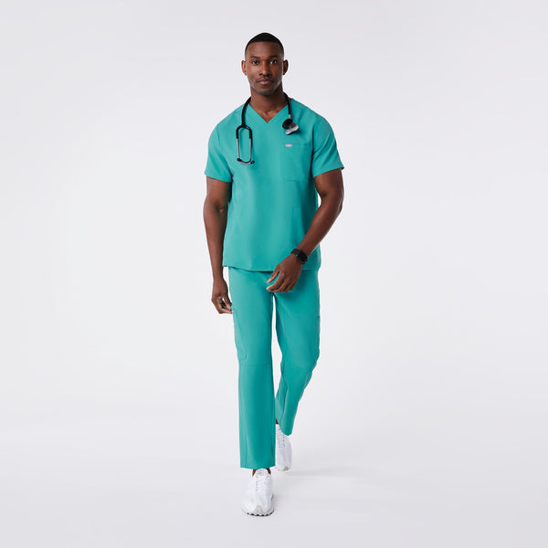 men's Oasis Chisec - Three-Pocket Scrub Top‚Ñ¢