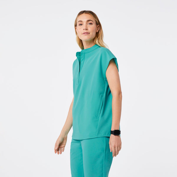 women's Oasis Rafaela - Oversized Scrub Top‚Ñ¢