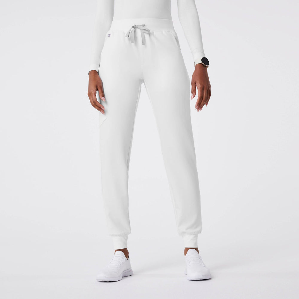 women's Optic White Zamora - Petite Jogger Scrub Pant‚Ñ¢