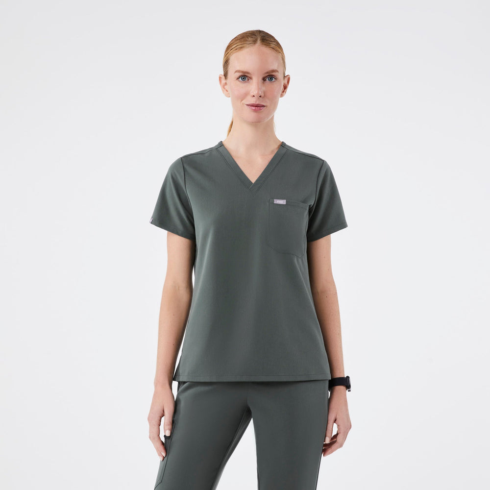 women's Bonsai Catarina Petite - One-Pocket Scrub Top‚Ñ¢
