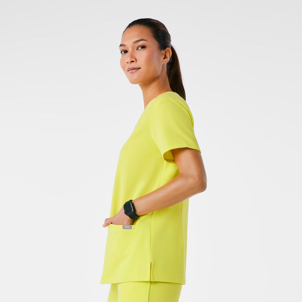 women's Serving Lime Casma - Three-Pocket Scrub Top‚Ñ¢