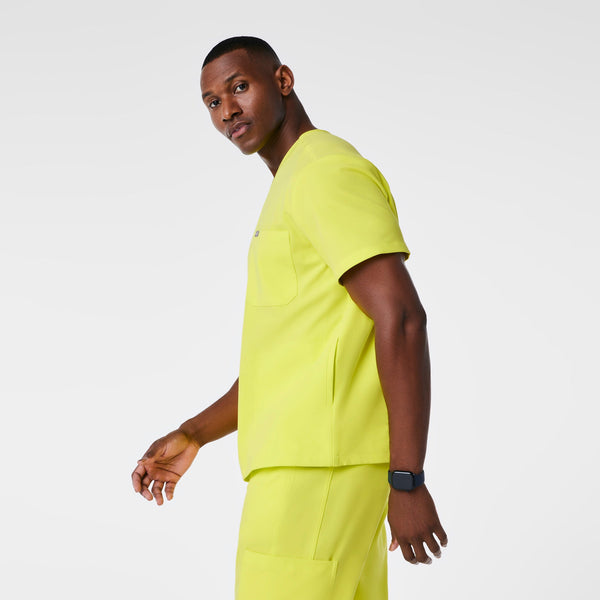 men's Serving Lime Chisec - Three-Pocket Scrub Top‚Ñ¢