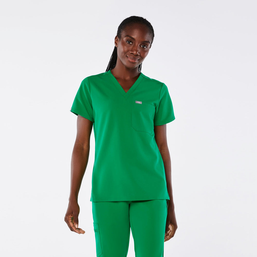 women's Evergreen Catarina Petite One-Pocket Scrub Top‚Ñ¢