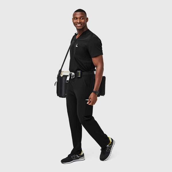 Men's Black Axim™ - Short Cargo Scrub Pants