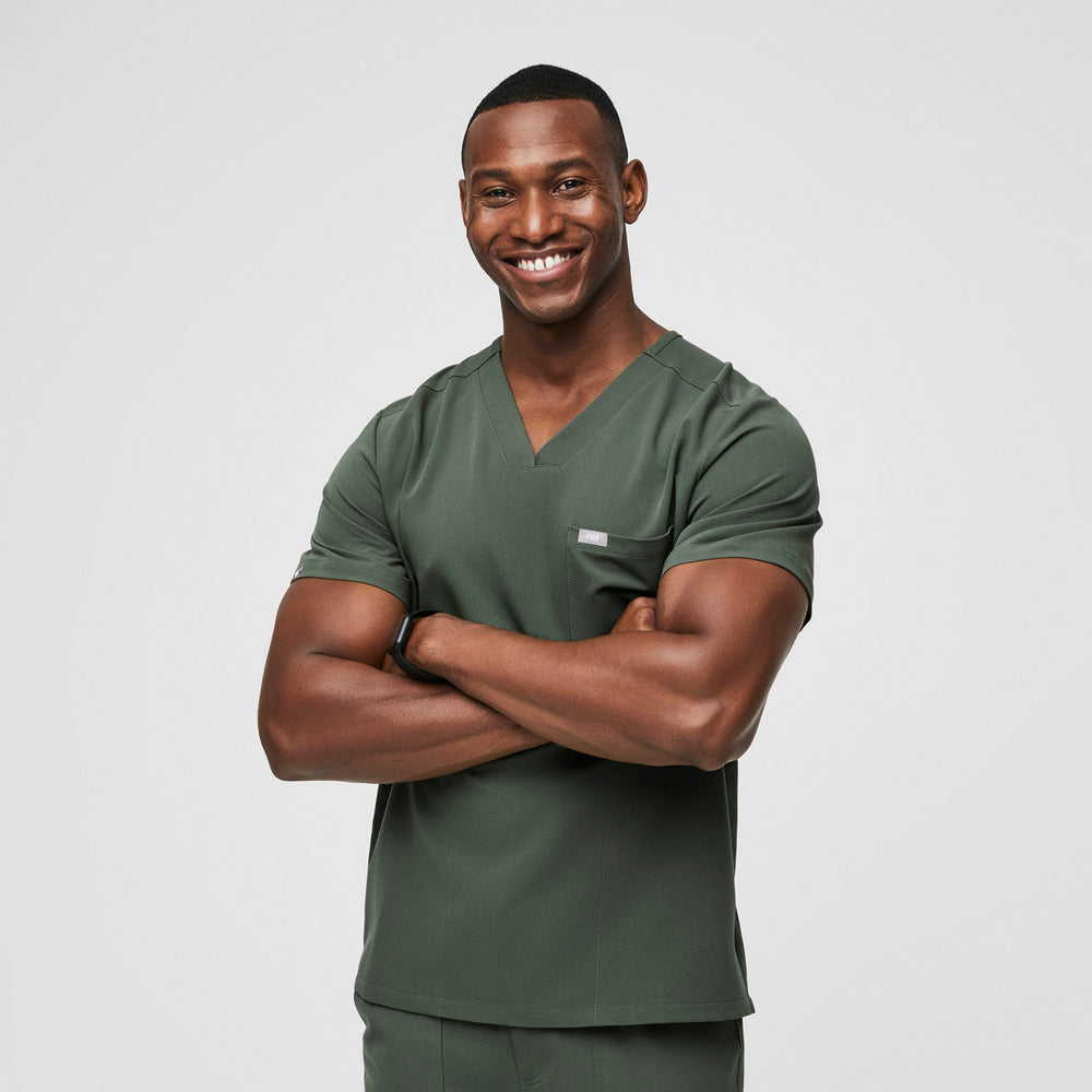 Men's Moss Chisec™ - Three-Pocket Scrub Top