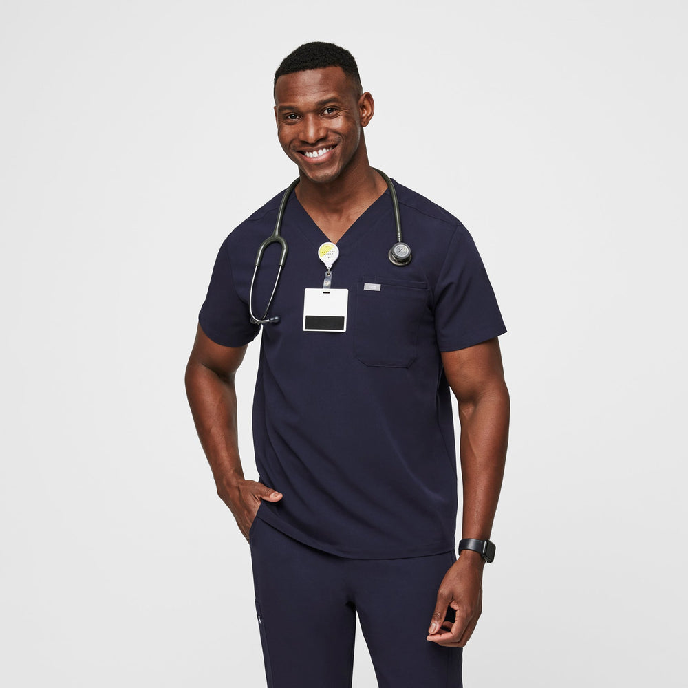 Men's Navy Leon™ - Three-Pocket Scrub Top