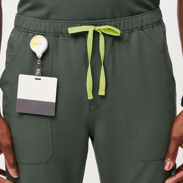 men's Moss Cairo™- Short Cargo Scrub Pants