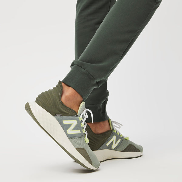 Moss FIGS | New Balance Roav