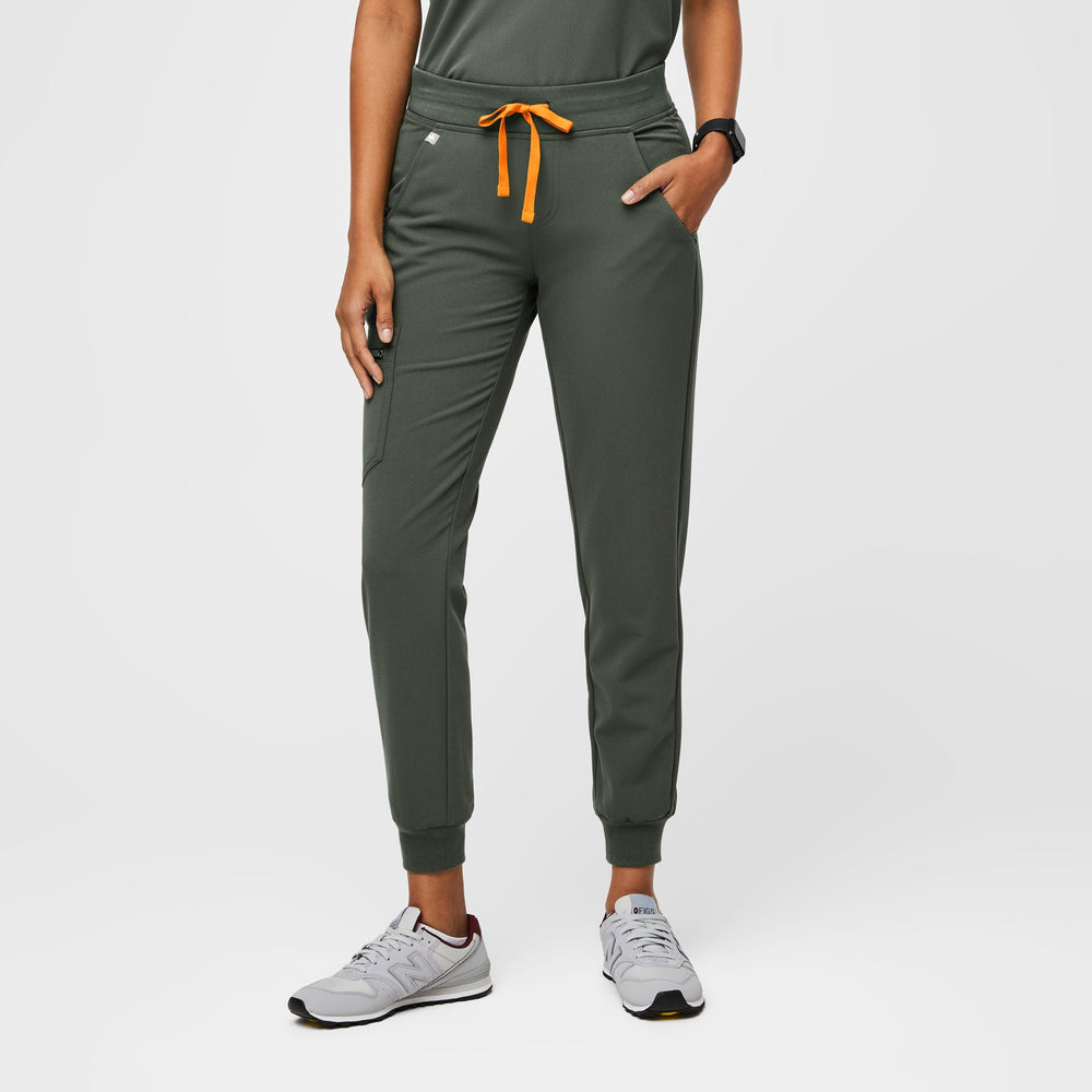 women's Moss Zamora™ - Petite Jogger Scrub Pants