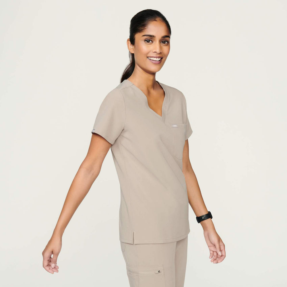 women's Boulder Catarina™ - One-Pocket Scrub Top